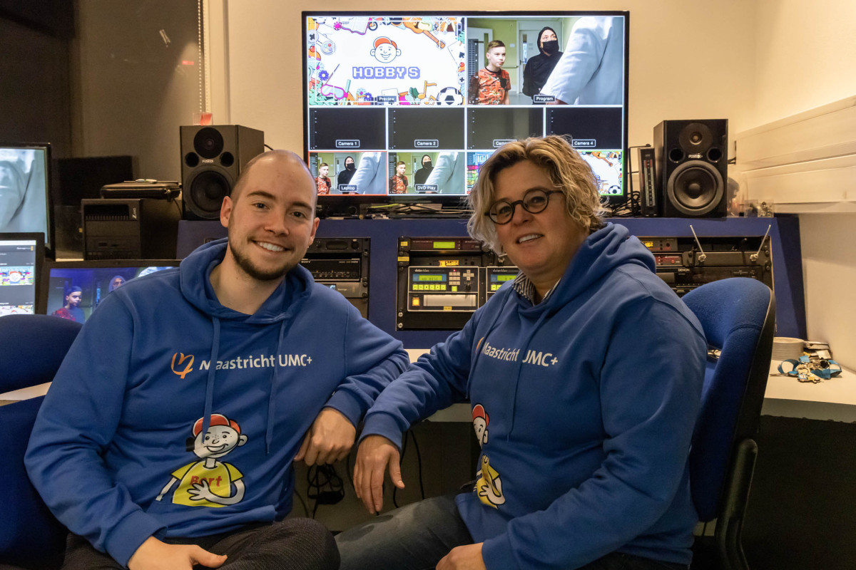 Lucas en Daniëlle in de regiekamer